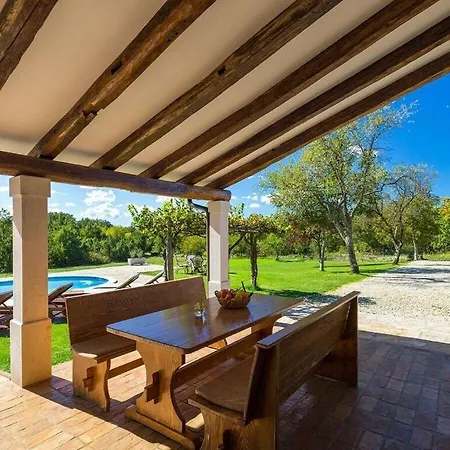 Fiore Comfortable Villa *