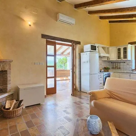 Fiore Comfortable Villa *